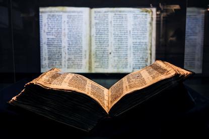 2023-03-22T113025Z_1158152869_RC2XYZ91ROEC_RTRMADP_3_AUCTION-BIBLE-ISRAEL