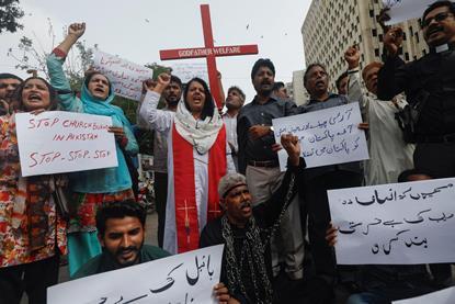 2023-08-17T112922Z_139628602_RC2NP2A5HBRO_RTRMADP_3_PAKISTAN-BLASPHEMY-VIOLENCE