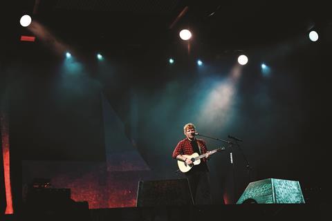 2017-06-25T212248Z_54126186_RC1E3CF90B70_RTRMADP_3_MUSIC-GLASTONBURY