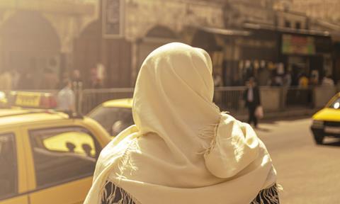 A Glimpse Inside the World of Muslim Female Fighters