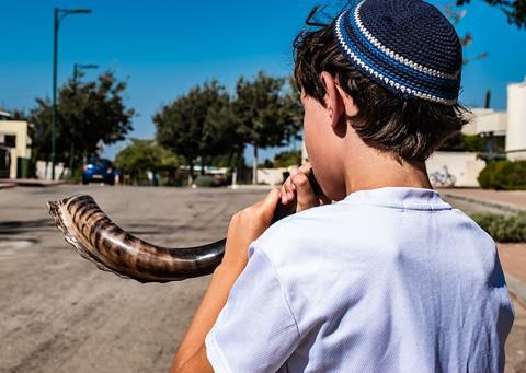 shofar-kid-jewish-new-year-shana-tova-jewish-rosh-hashanah