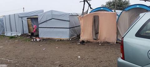 calais-migrant-tents