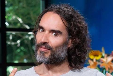 russell-brand-dumped-katy-perry-via-a-text-on-new-years-eve-leaving-her-shattered-in-bed-for-two-weeks-01