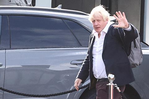 2022-10-22T202418Z_641060986_RC2B6X98MZ3F_RTRMADP_3_BRITAIN-POLITICS-JOHNSON-ARRIVAL