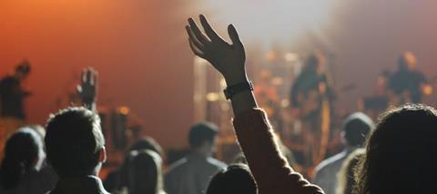 worship-crowd-main