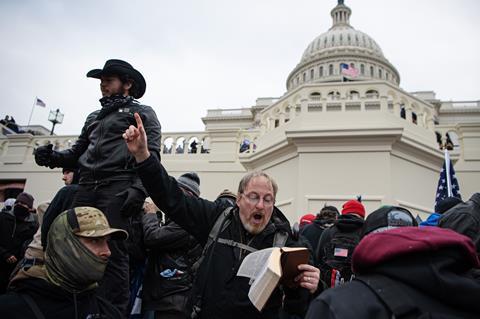 2021-01-06T133547Z_1075712494_MT1BILDB210106JM085_RTRMADP_3_PRO-TRUMP-RALLY-IN-WASHINGTON-DC