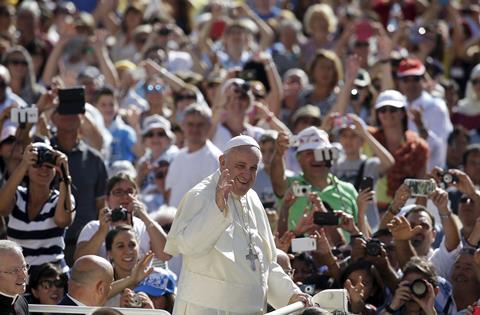 2015-08-26T000000Z_1339123004_GF10000183036_RTRMADP_3_POPE-VATICAN